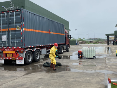 江苏省交通运输厅门户网站 工作动态 吴江道路危货运输企业开展应急演练